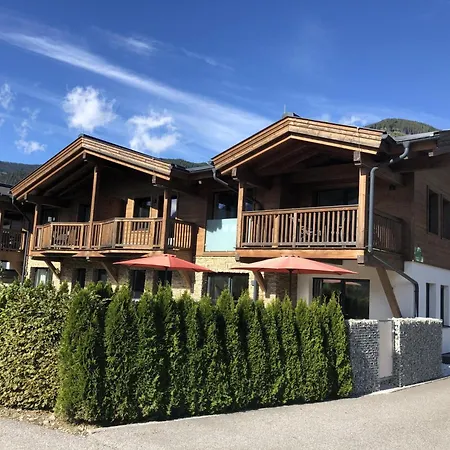 Sonnen Kaprun 아파트 *